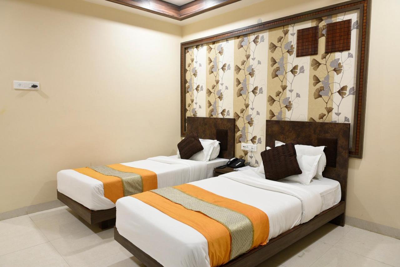 Hotel Rituraj 구와하티 외부 사진