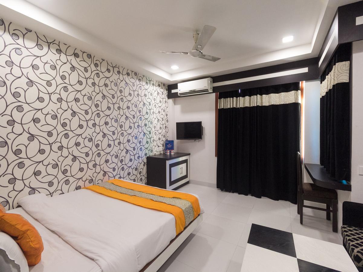 Hotel Rituraj 구와하티 외부 사진